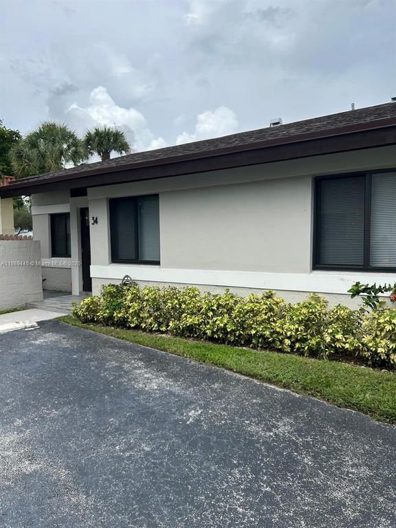 9630 SW 152nd Ave 34, Miami, FL 33196