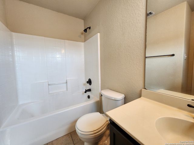 501 CREEKSIDE CIR, New Braunfels, TX 78130