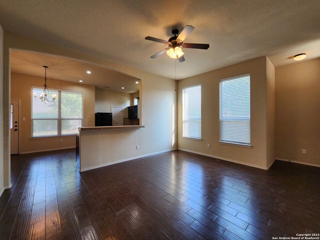 501 CREEKSIDE CIR, New Braunfels, TX 78130