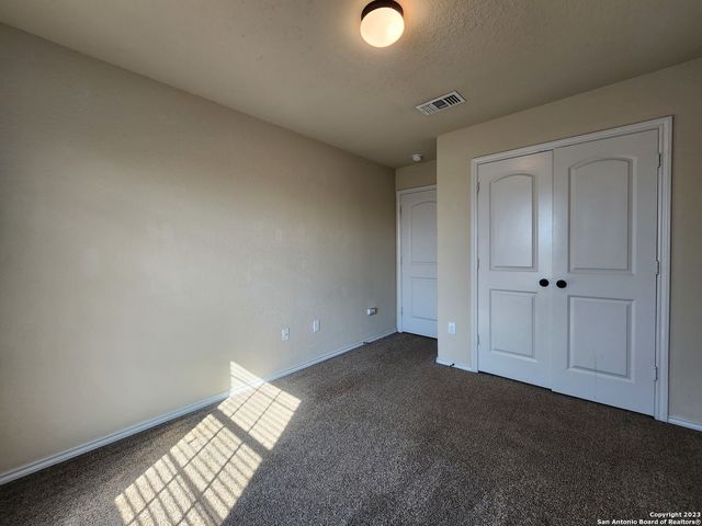 501 CREEKSIDE CIR, New Braunfels, TX 78130