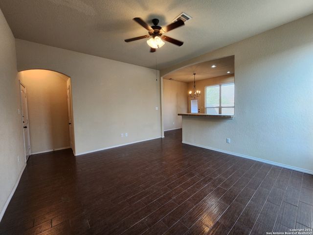 501 CREEKSIDE CIR, New Braunfels, TX 78130
