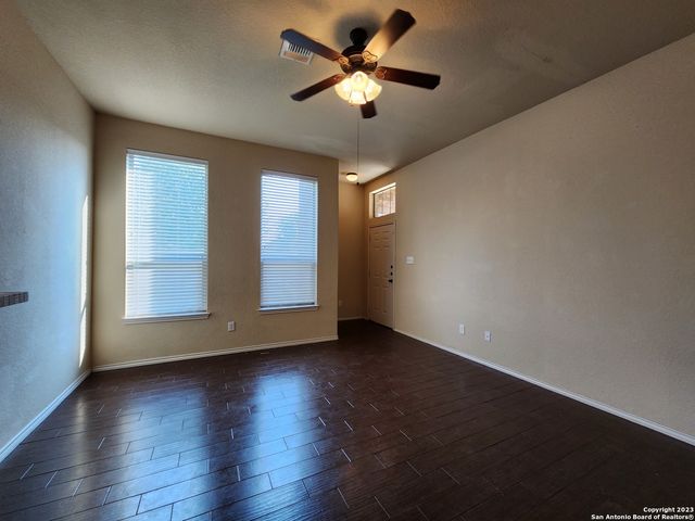 501 CREEKSIDE CIR, New Braunfels, TX 78130