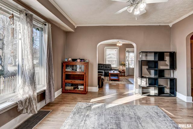 1114 W ADAMS Street, Taylorville, IL 62568