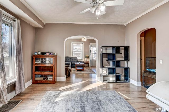 1114 W ADAMS Street, Taylorville, IL 62568