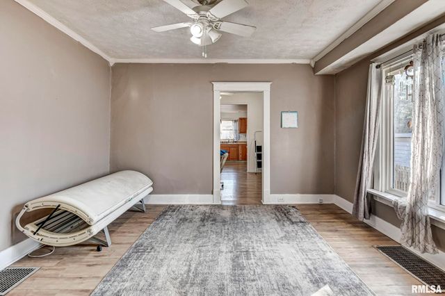 1114 W ADAMS Street, Taylorville, IL 62568