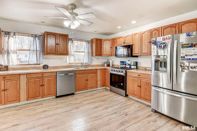 1114 W ADAMS Street, Taylorville, IL 62568