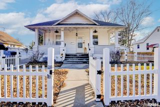 1114 W ADAMS Street, Taylorville, IL 62568