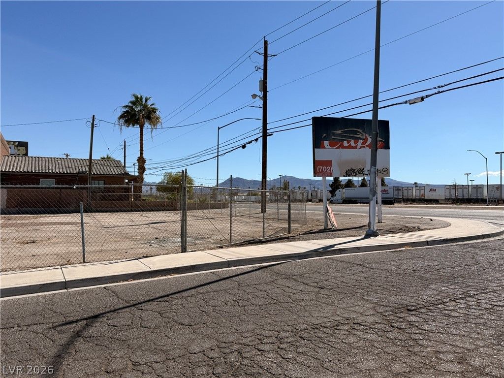 6101 Boulder Highway, Las Vegas, NV 89122 — exterior