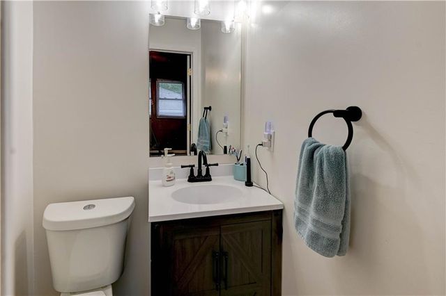 204 Millview Drive, Buckner, MO 64016