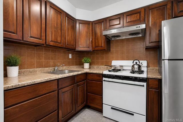 10005 37th Avenue 1B, Corona, NY 11368
