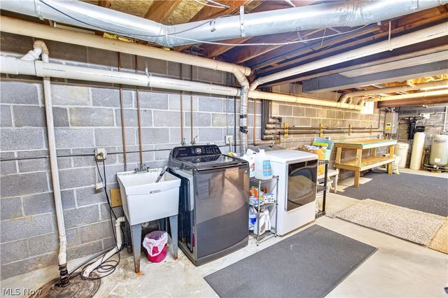 2191 Babcock Road, Hinckley, OH 44233