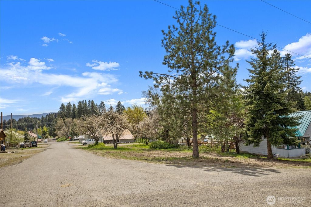 4 XX W Alaska Avenue, Roslyn, WA 98941