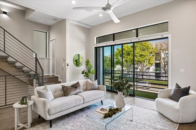 607 Memorial Heights Drive, Houston, TX 77007
