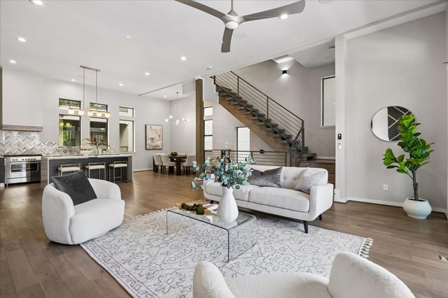607 Memorial Heights Drive, Houston, TX 77007