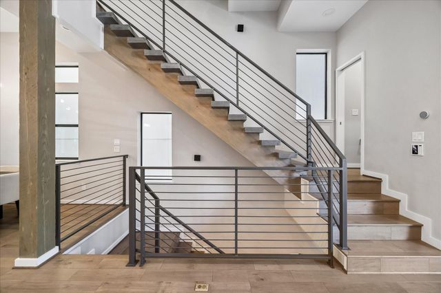 607 Memorial Heights Drive, Houston, TX 77007
