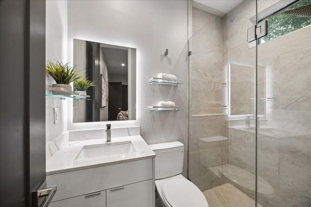 607 Memorial Heights Drive, Houston, TX 77007