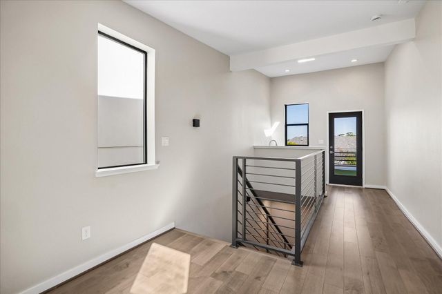 607 Memorial Heights Drive, Houston, TX 77007