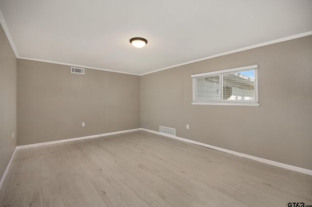 291 E Main, Van, TX 75790