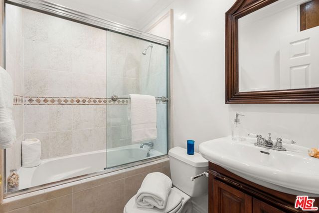 6441 W 84th Place, Los Angeles, CA 90045