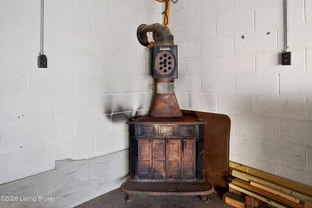 149 N Circlecrest Dr, Louisville, KY 40229