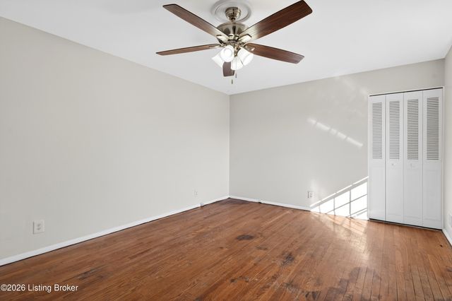 149 N Circlecrest Dr, Louisville, KY 40229