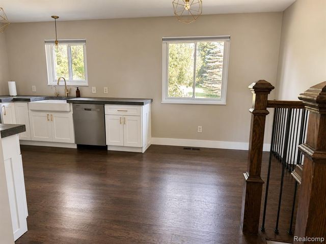 977 Mary Drive, Lapeer, MI 48446