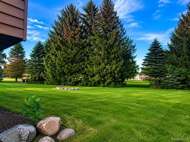 977 Mary Drive, Lapeer, MI 48446