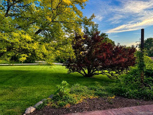 977 Mary Drive, Lapeer, MI 48446