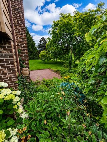 977 Mary Drive, Lapeer, MI 48446