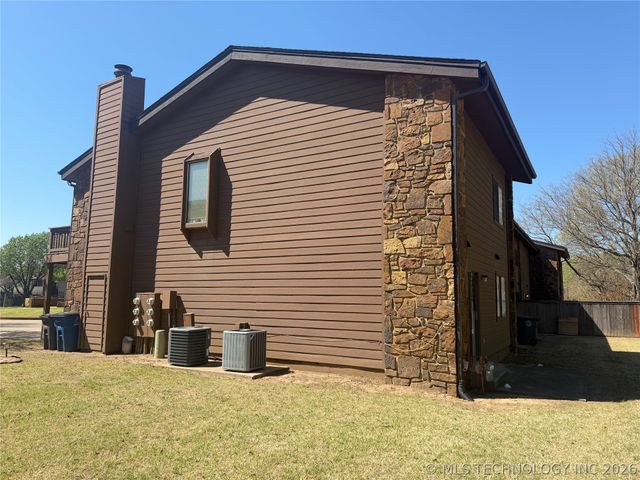 2855 E 90th Street 28, Tulsa, OK 74137