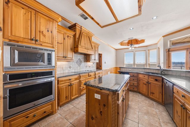 150 Eubanks Road, Maypearl, TX 76064