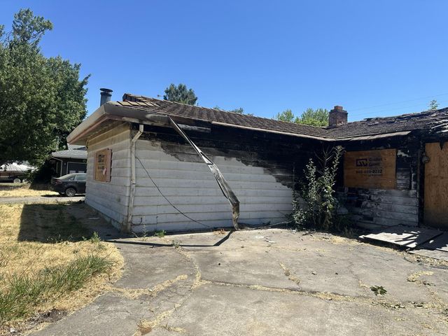 2422 Aramon Dr, Rancho Cordova, CA 95670