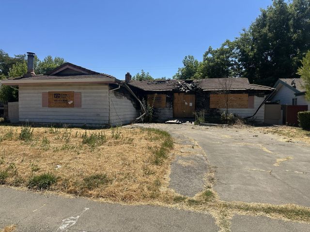 2422 Aramon Dr, Rancho Cordova, CA 95670