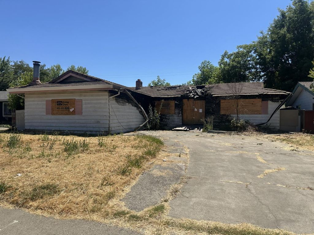 2422 Aramon Dr, Rancho Cordova, CA 95670