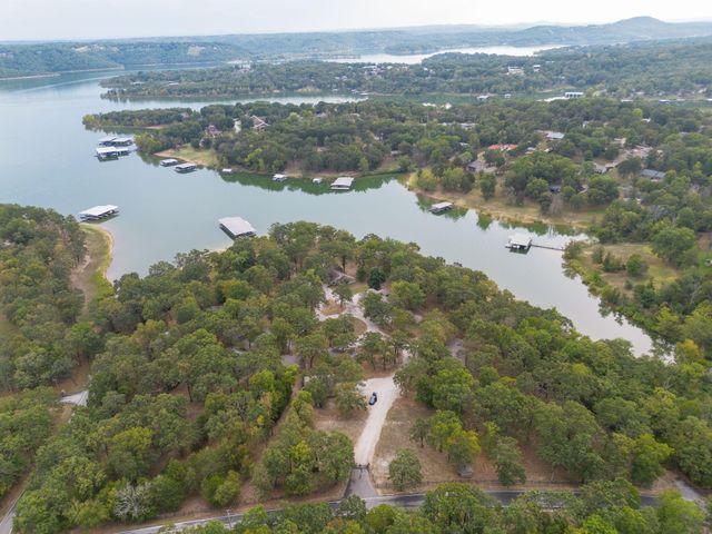 220 Bittersweet Circle, Kimberling City, MO 65686