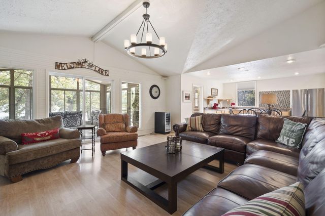 220 Bittersweet Circle, Kimberling City, MO 65686