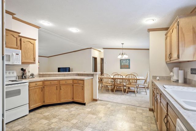 220 Bittersweet Circle, Kimberling City, MO 65686