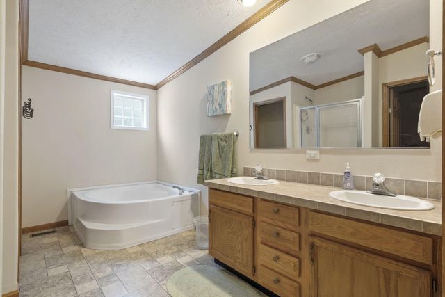 220 Bittersweet Circle, Kimberling City, MO 65686