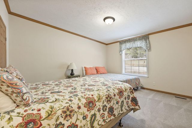 220 Bittersweet Circle, Kimberling City, MO 65686