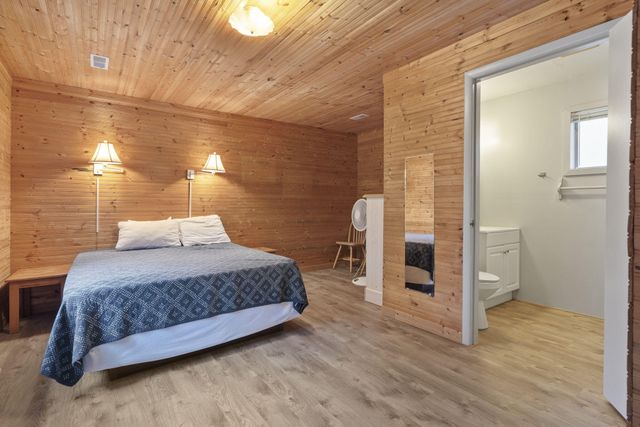 220 Bittersweet Circle, Kimberling City, MO 65686