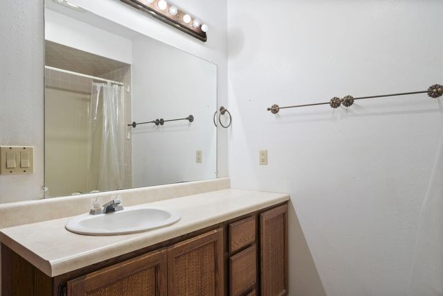 220 Bittersweet Circle, Kimberling City, MO 65686