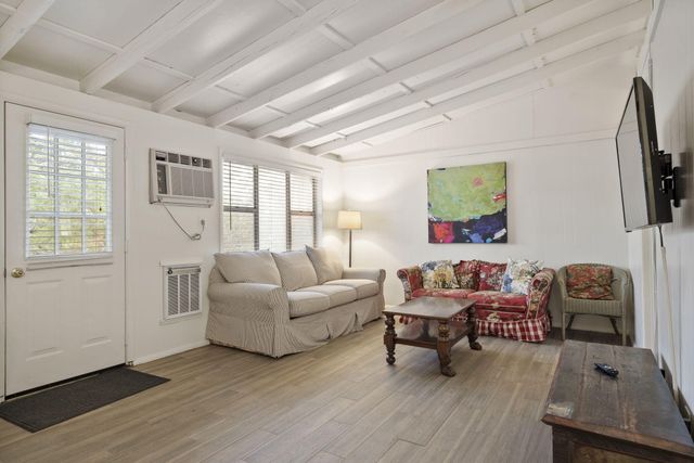 220 Bittersweet Circle, Kimberling City, MO 65686