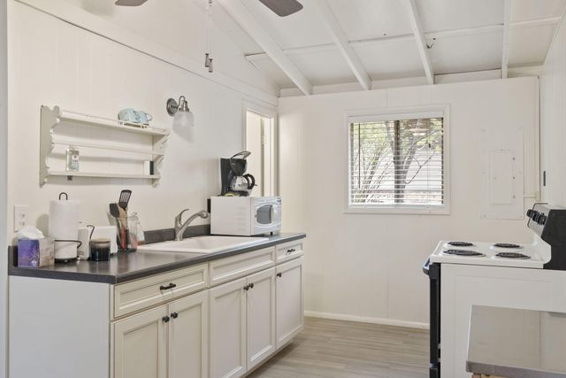 220 Bittersweet Circle, Kimberling City, MO 65686