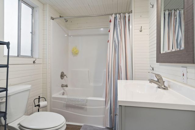 220 Bittersweet Circle, Kimberling City, MO 65686