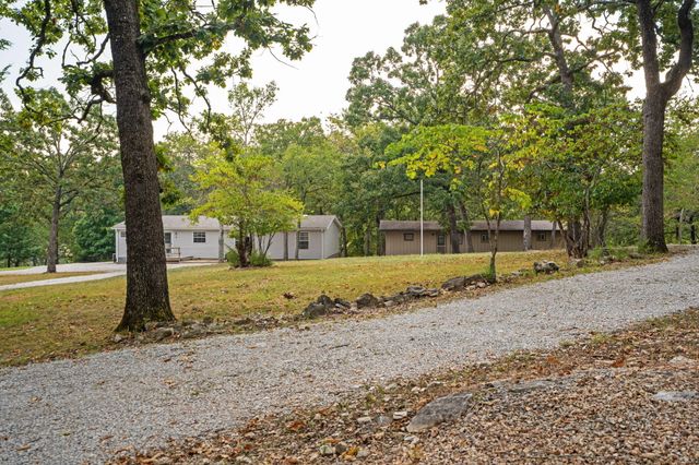 220 Bittersweet Circle, Kimberling City, MO 65686