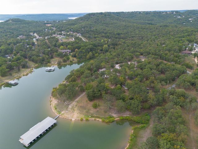 220 Bittersweet Circle, Kimberling City, MO 65686