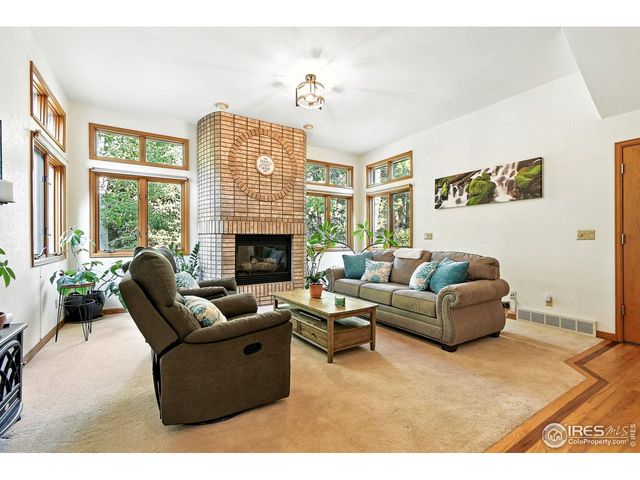 2020 Diamond Dr, Longmont, CO 80504