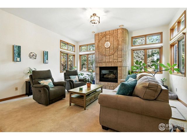 2020 Diamond Dr, Longmont, CO 80504