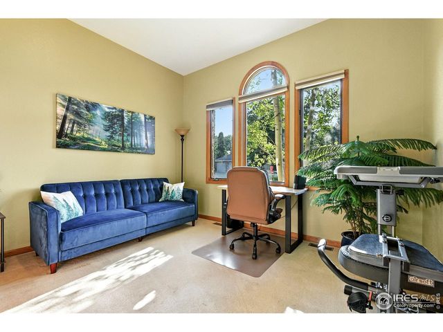 2020 Diamond Dr, Longmont, CO 80504