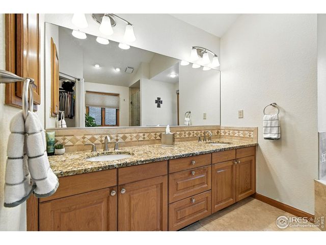 2020 Diamond Dr, Longmont, CO 80504